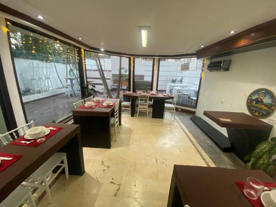 Popeye Crew-Hostal-Restaurant