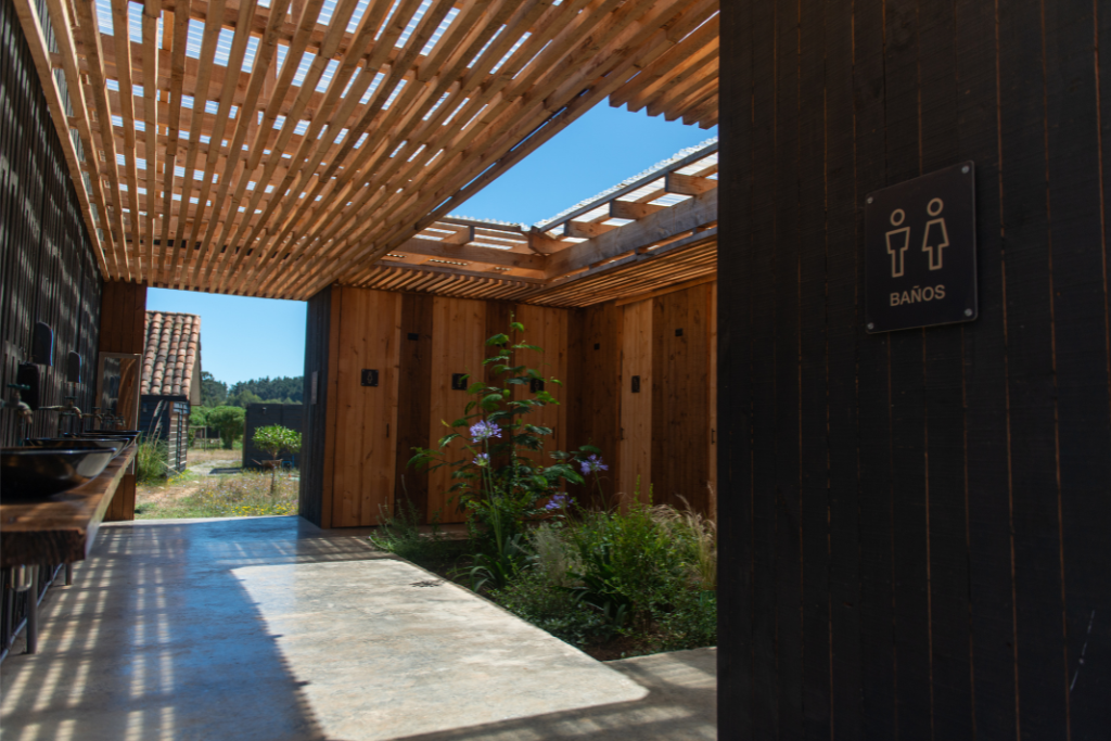 Queltehues concept camp